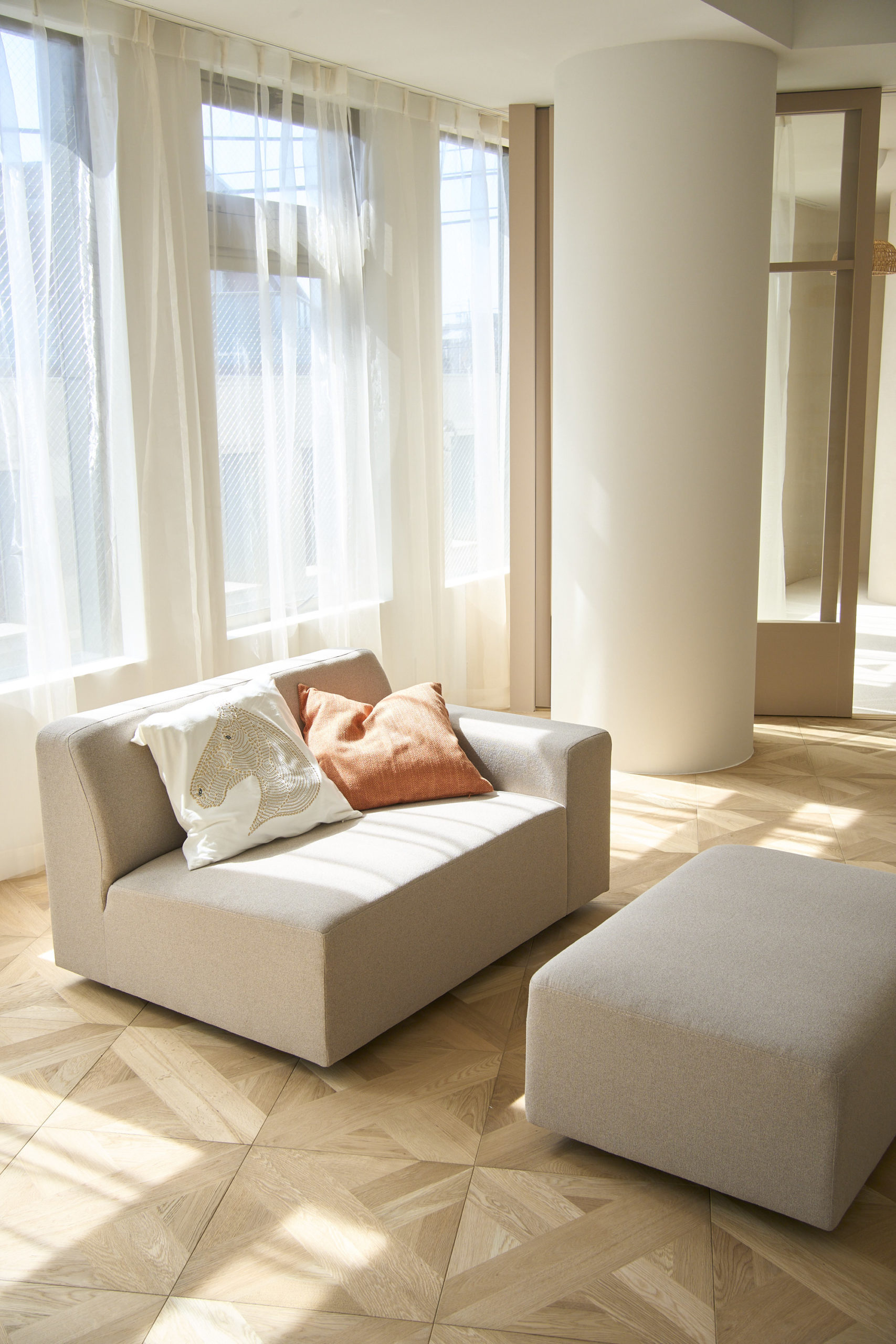 自然光ハウススタジオ Beige/R STUDiO ソファー コーナーソファー 撮影スタジオ 自然光 ハウススタジオ Beige/R STUDiO コーナーソファー 撮影スタジオ 目黒 撮影