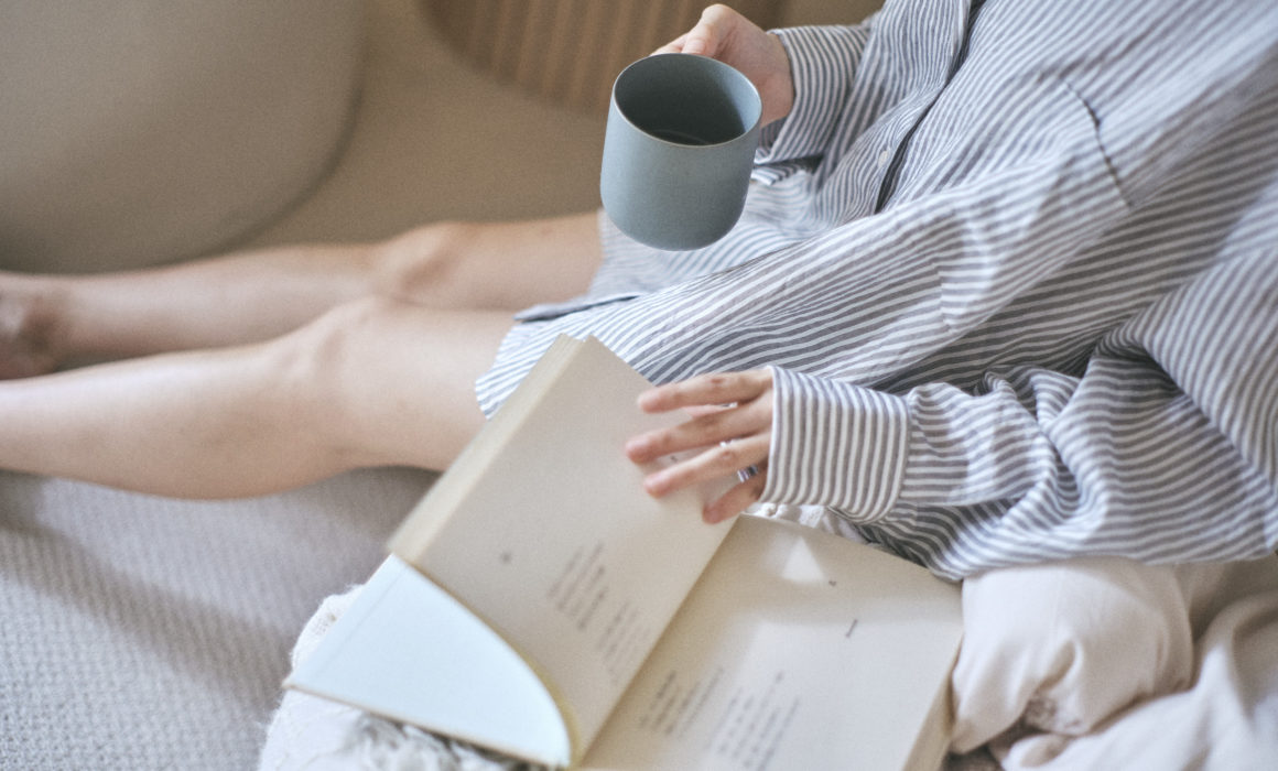 自然光ハウススタジオ　Beige/R STUDiO　ベッドルーム　ナイトウェア撮影　睡眠シーン　　美しい光　撮影スタジオ　目黒　自然光撮影